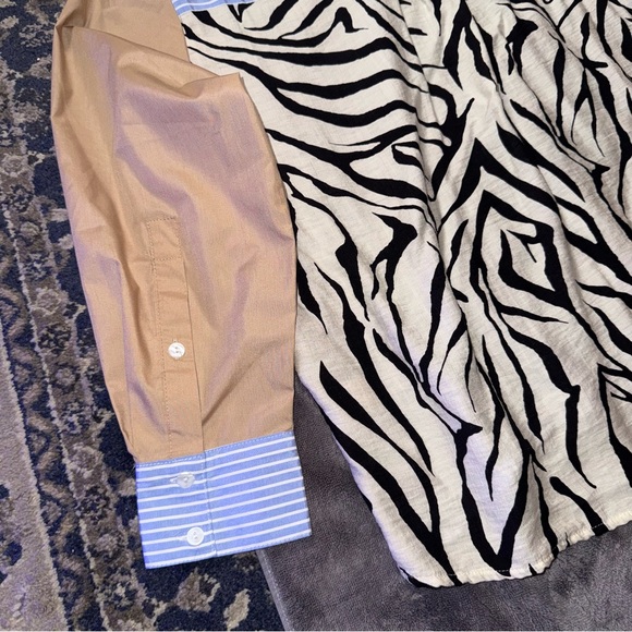 Entro “Wild Out Here” Women’s Button-Up Blouse Like New Size M - Picture 6 of 9